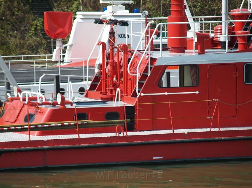 Feuerloeschboot 10-2      P179.JPG